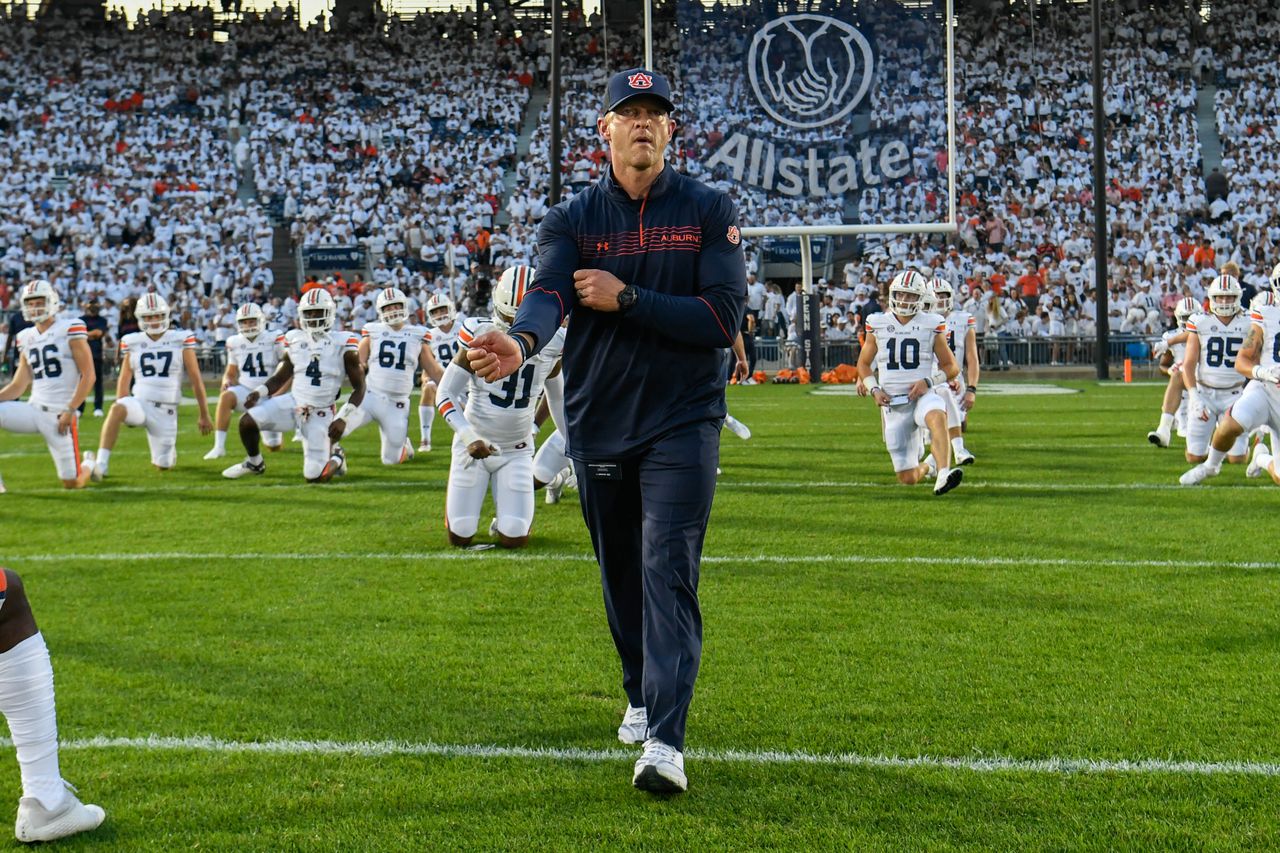 Auburn football fans react to Bo Nix's start against Georgia