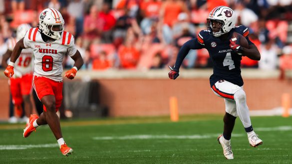 AUBURN, AL - NOVEMBER 22 - Auburn wide receiver Malcolm Simmons (4) during the game between the Auburn Tigers and the Mercer Bears at Jordan-Hare Stadium in Auburn, AL on Saturday, Nov. 22, 2025.

Photo by Zach Bland/Auburn Tigers